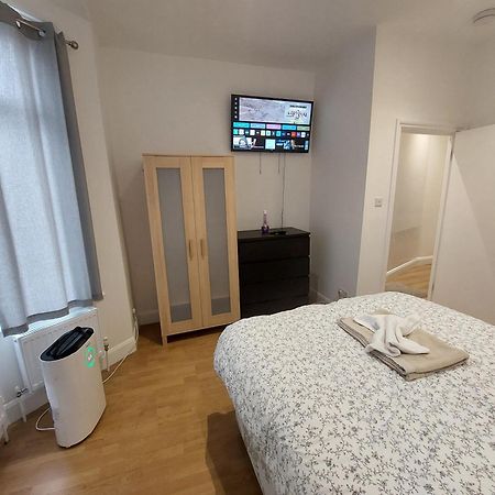 Cosy North Kensington Family Apartment For 4 Persons - Children Stay Free London Exterior photo